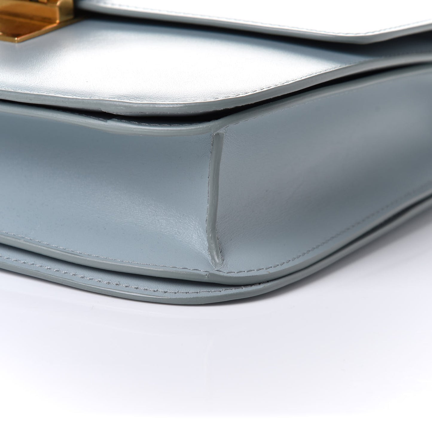 Box Calfskin Medium Classic Box Flap Bag Cloud