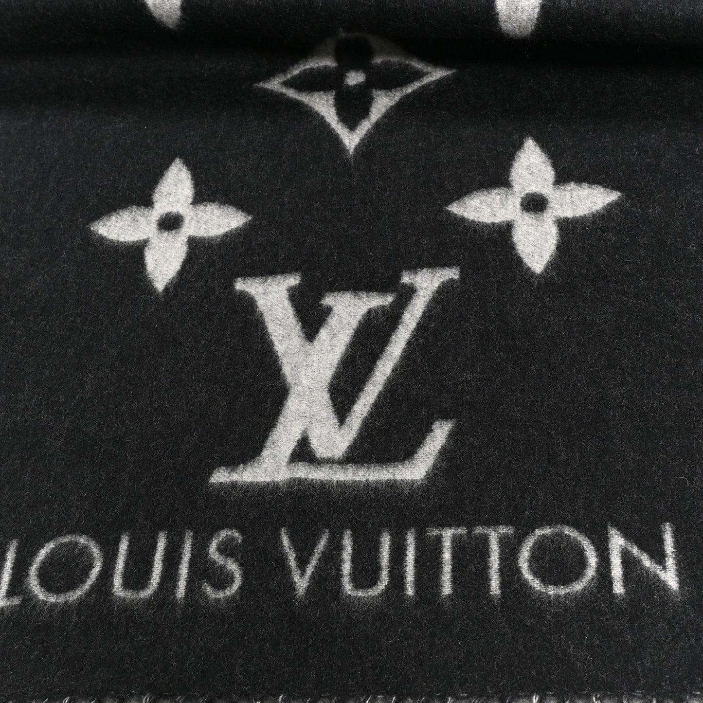 Cashmere Monogram Reykjavik Scarf Black