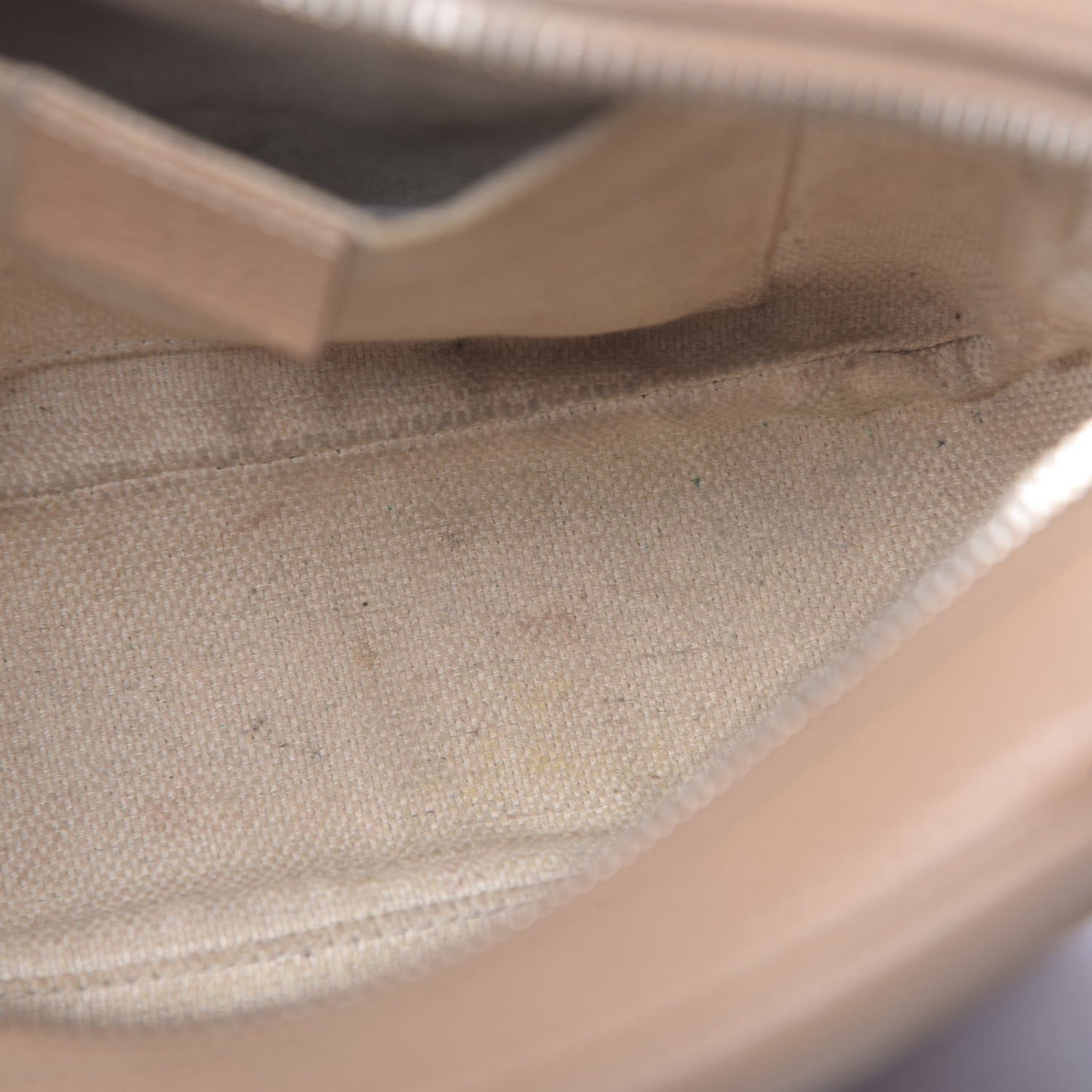 Pebbled Calfskin Small Soho Disco Bag Camelia