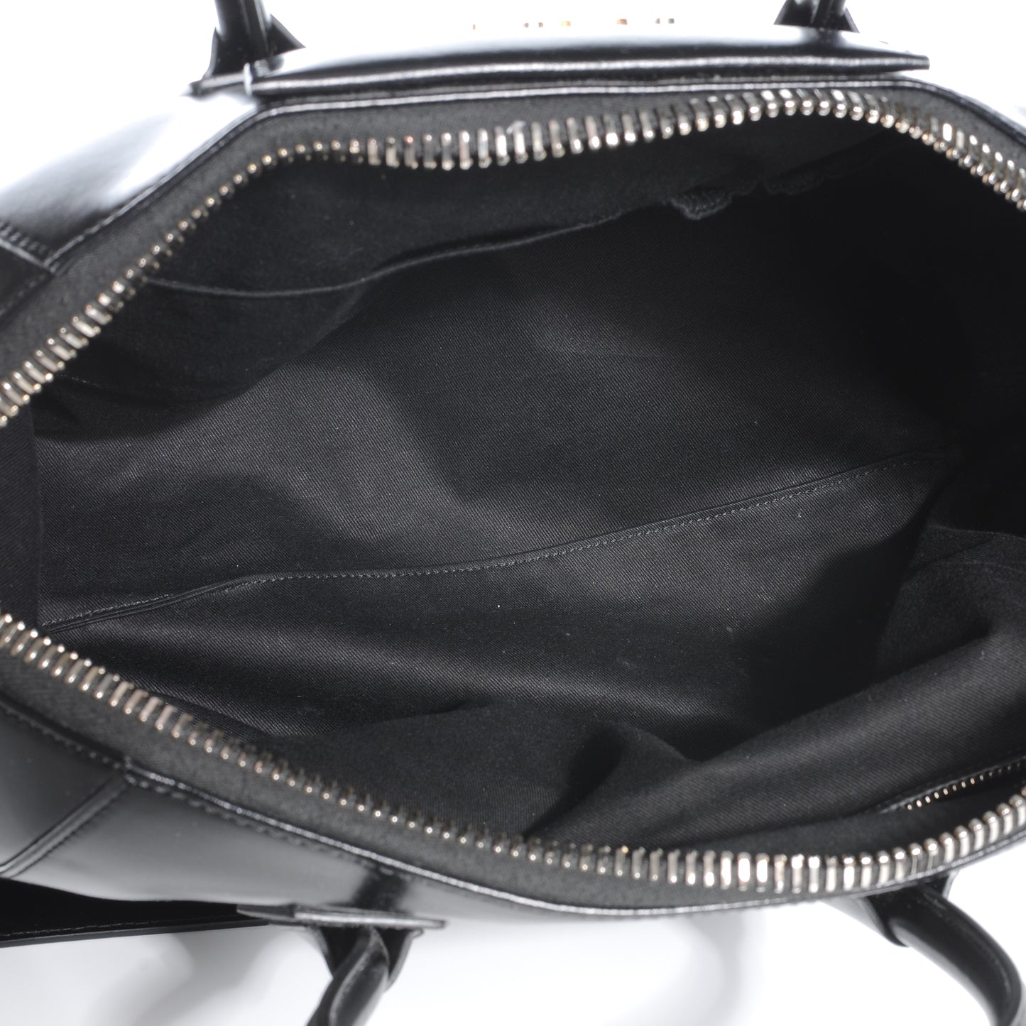 Smooth Calfskin Medium Antigona Black