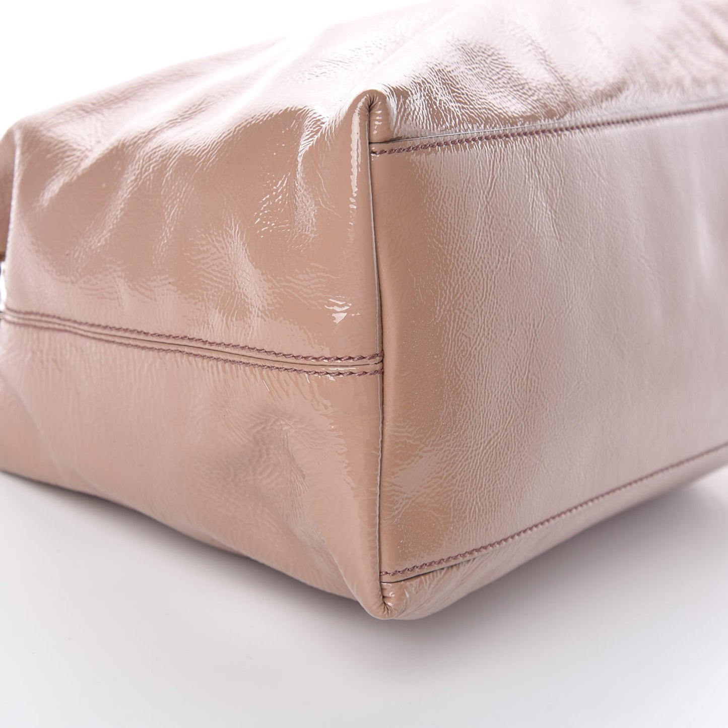 Patent Medium Soho Chain Shoulder Bag Dark Cipria