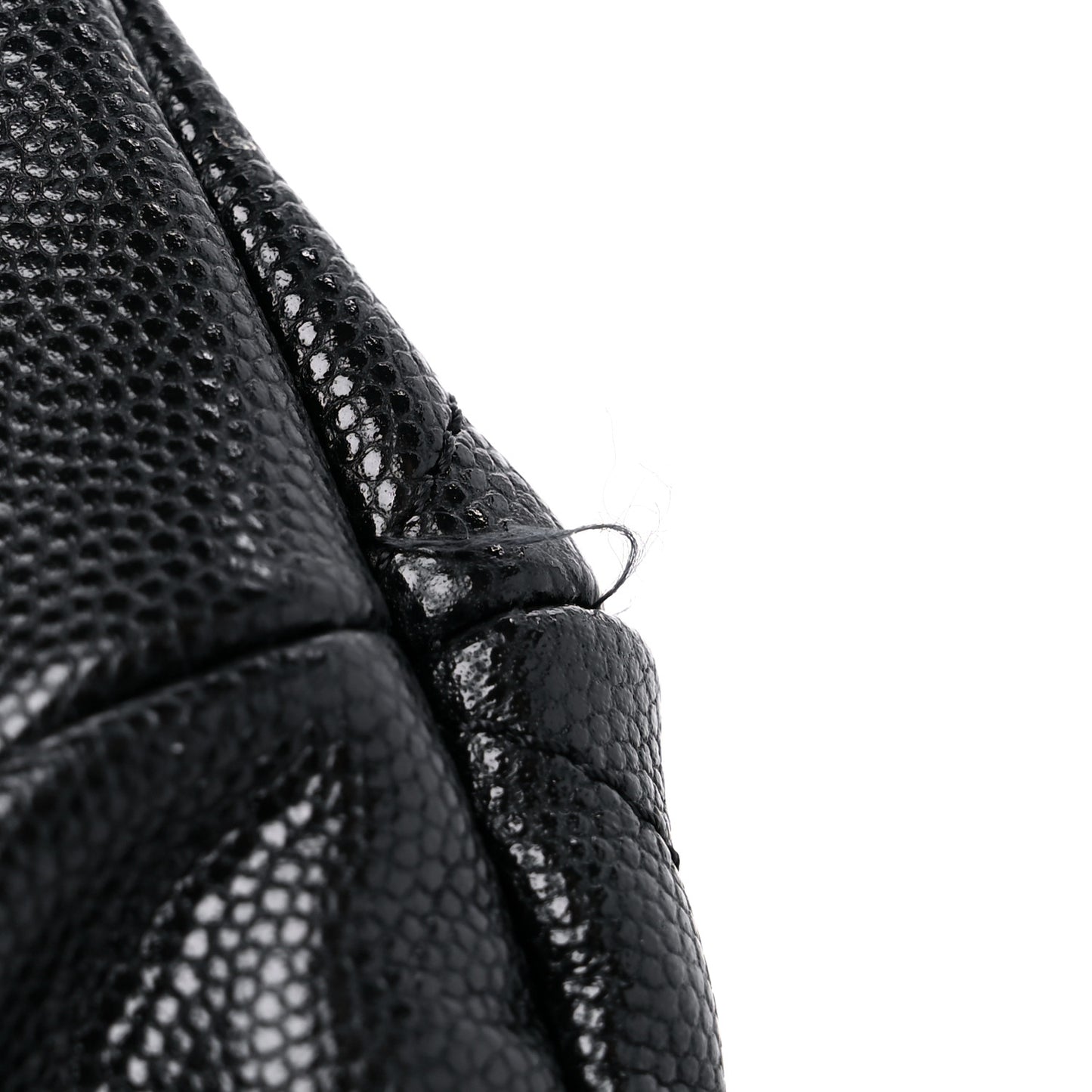 Shiny Caviar Quilted Monochrome Chanel 22 Black