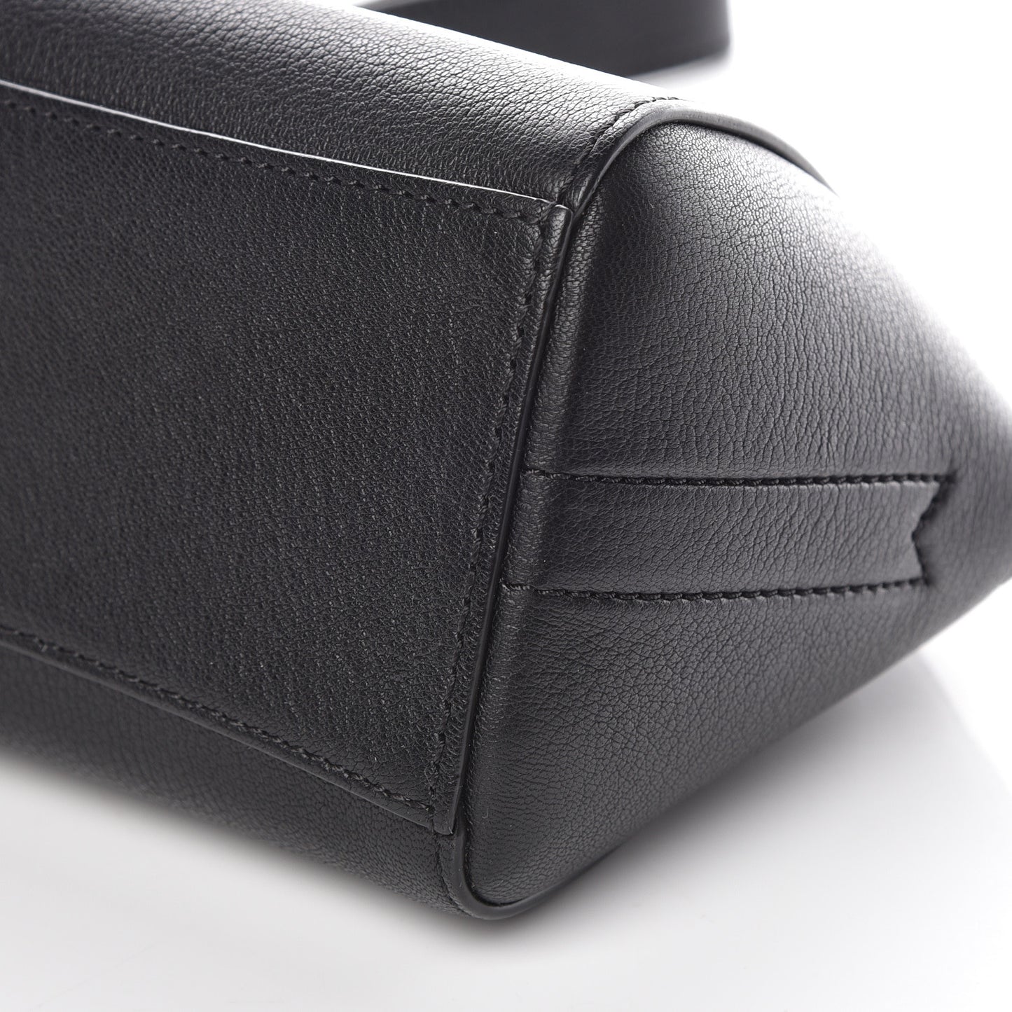 Sugar Goatskin Small Antigona Beauty Wristlet Black