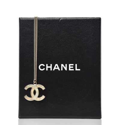 Chanel Resin CC Necklace Gold 4 of 5