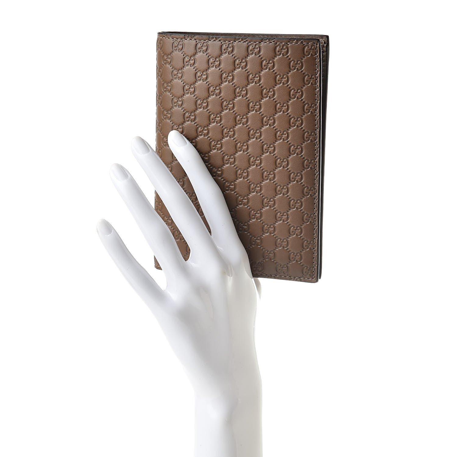 Gucci Microguccissima Passport Case Acero 2 of 8