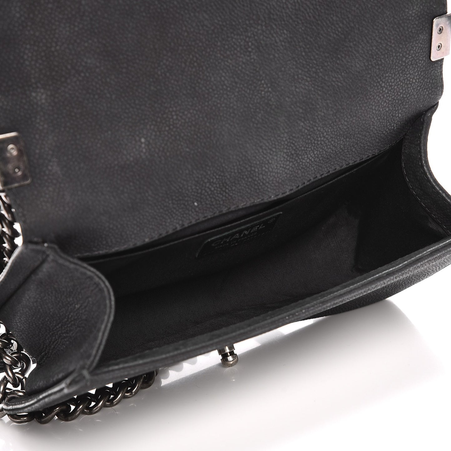 Iridescent Caviar Quilted Medium Boy Flap Black