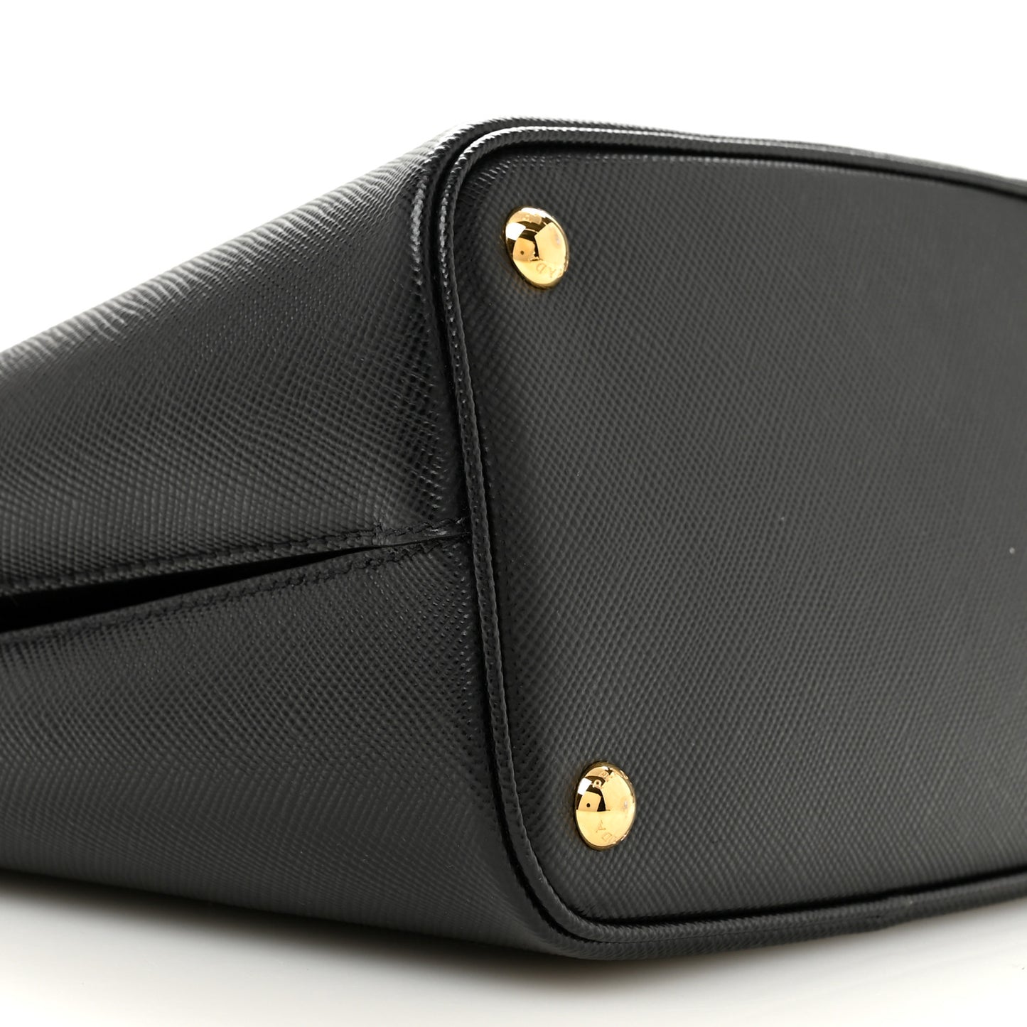 Saffiano Cuir Medium Panier Bucket Bag Black Fuoco