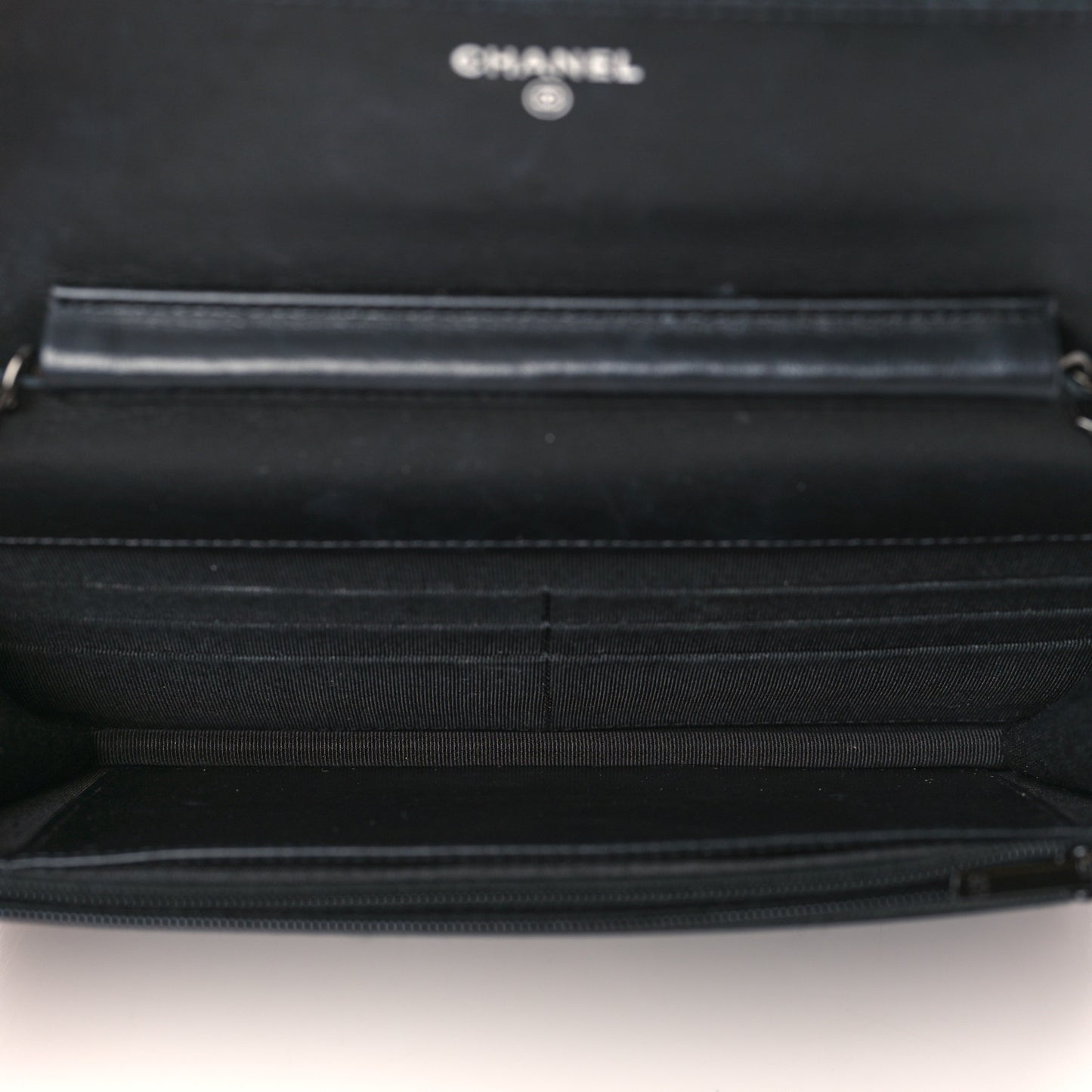 Patent Quilted Wallet On Chain WOC Black