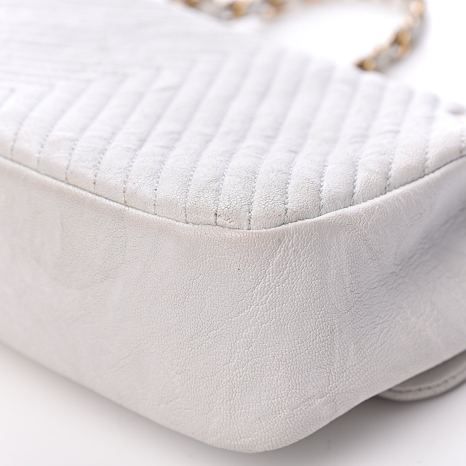 Chanel Calfskin Surpique Chevron Small Flap White 31 of 34