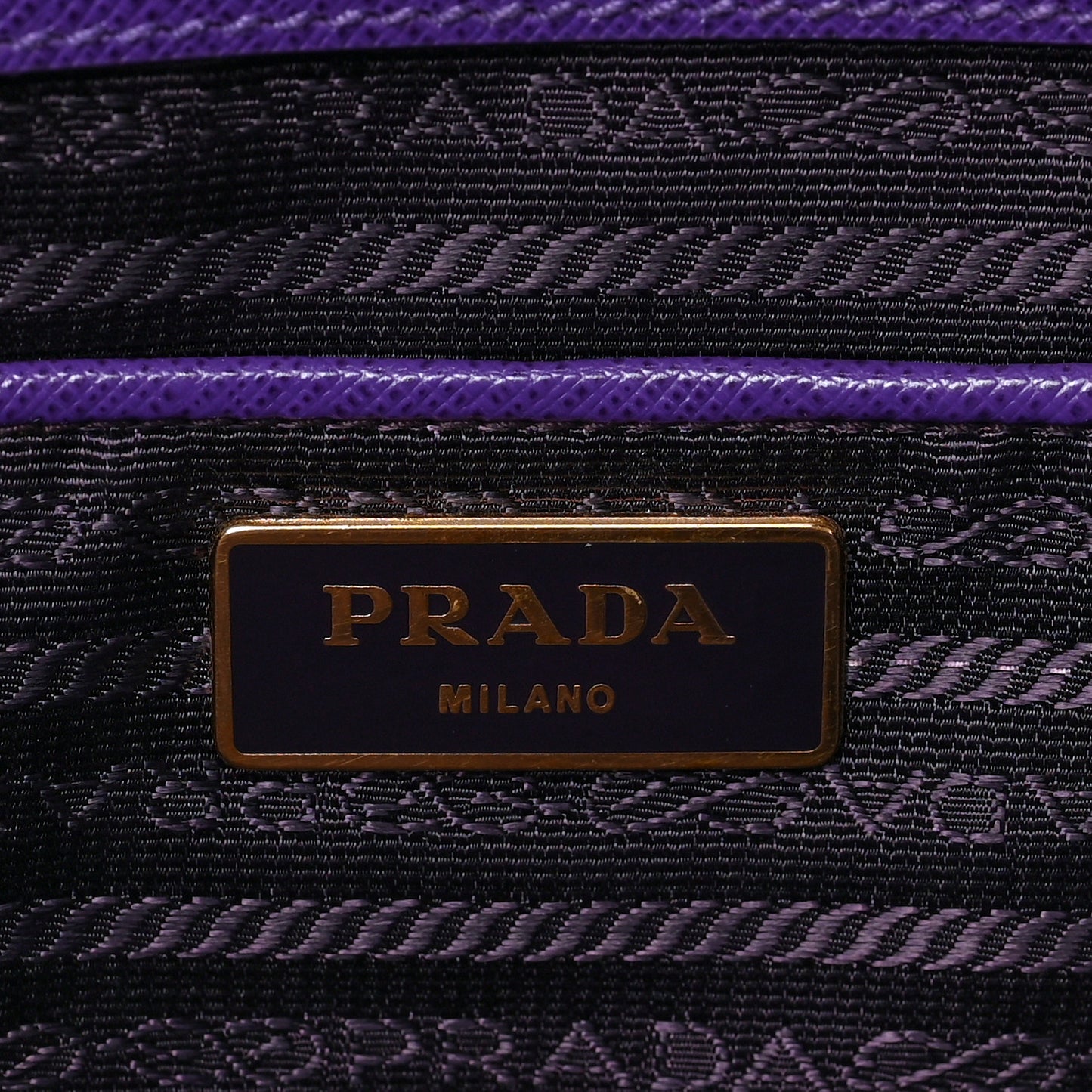 Saffiano Medium Galleria Double Zip Tote Viola