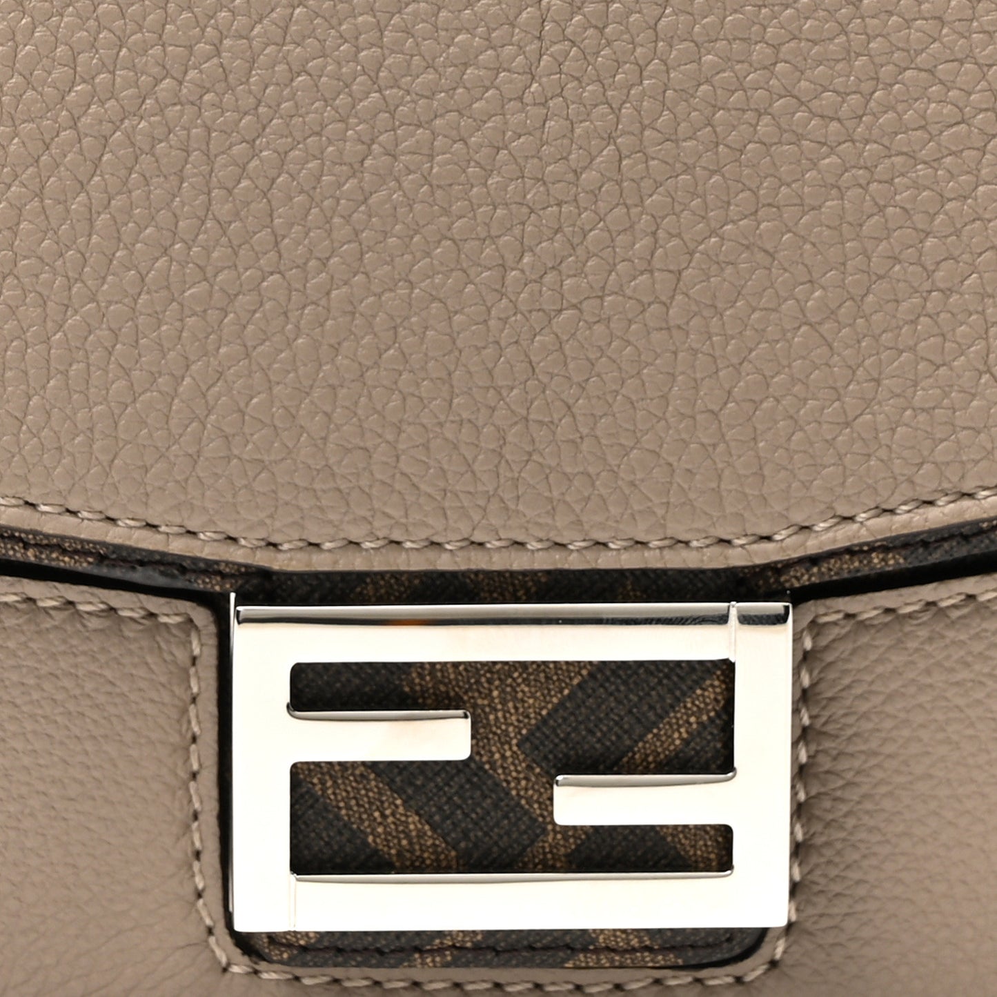 Vitello Cher Jacquard FF Lines Baguette Soft Trunk Tortora Tobacco Moro