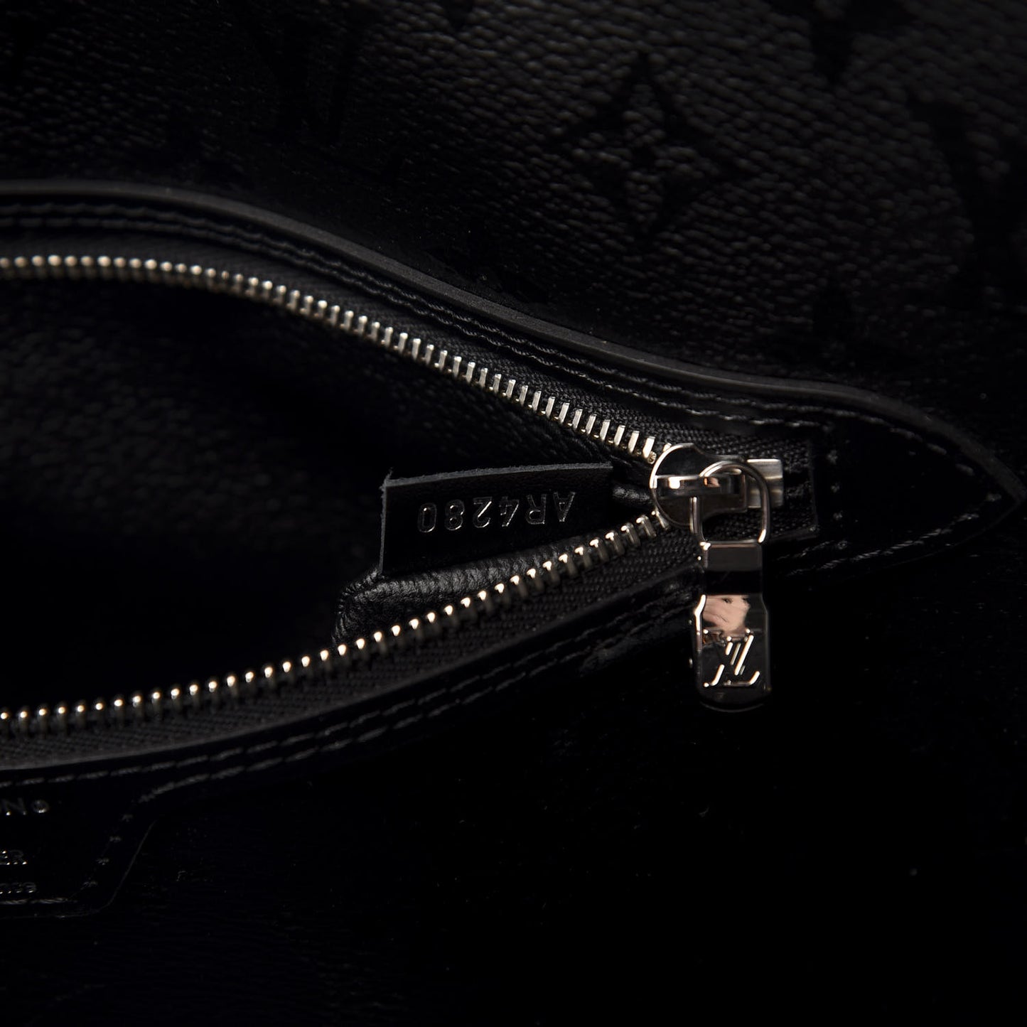 X UF Tufted Monogram Neverfull MM Black White
