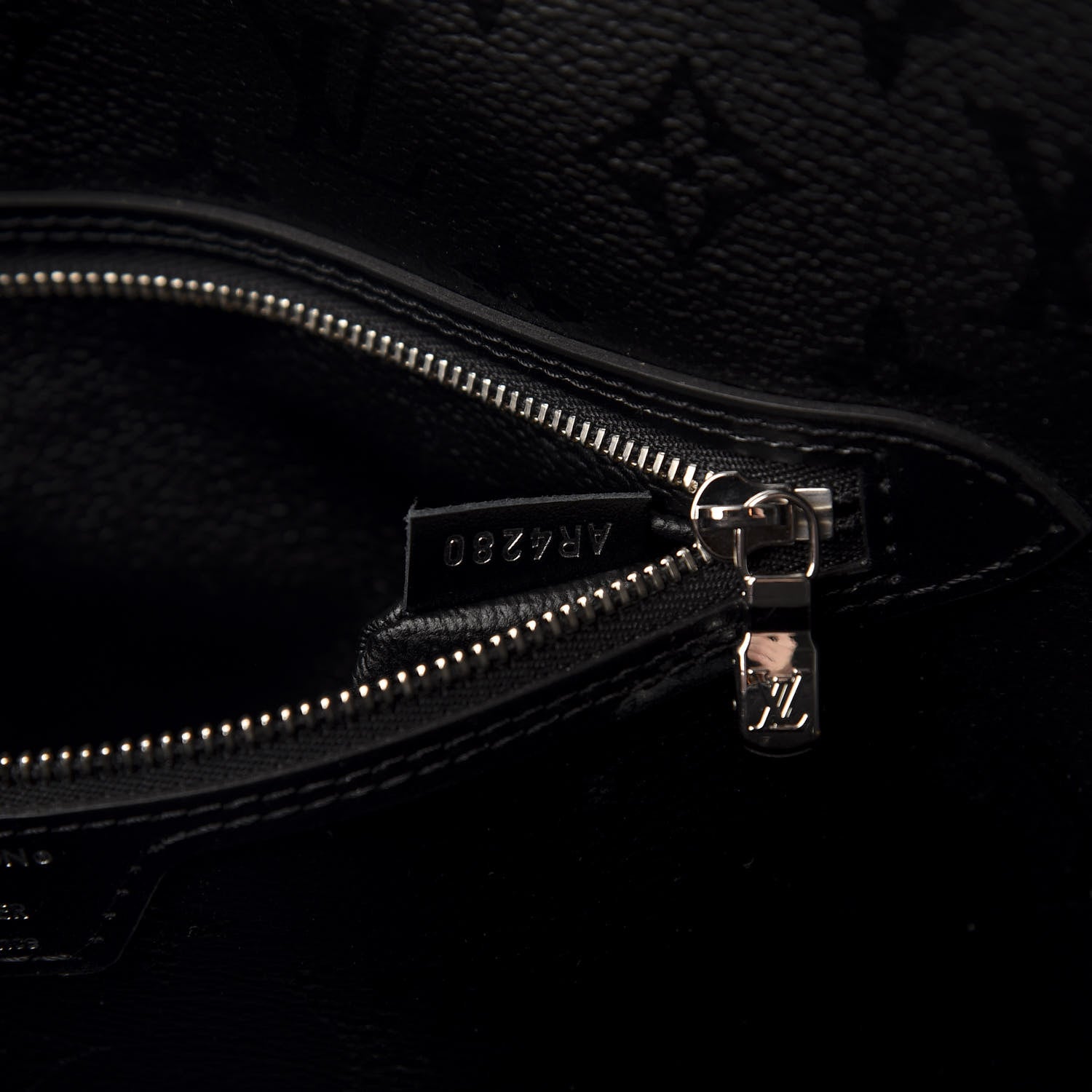 Louis Vuitton X UF Tufted Monogram Neverfull MM Black White 9 of 10