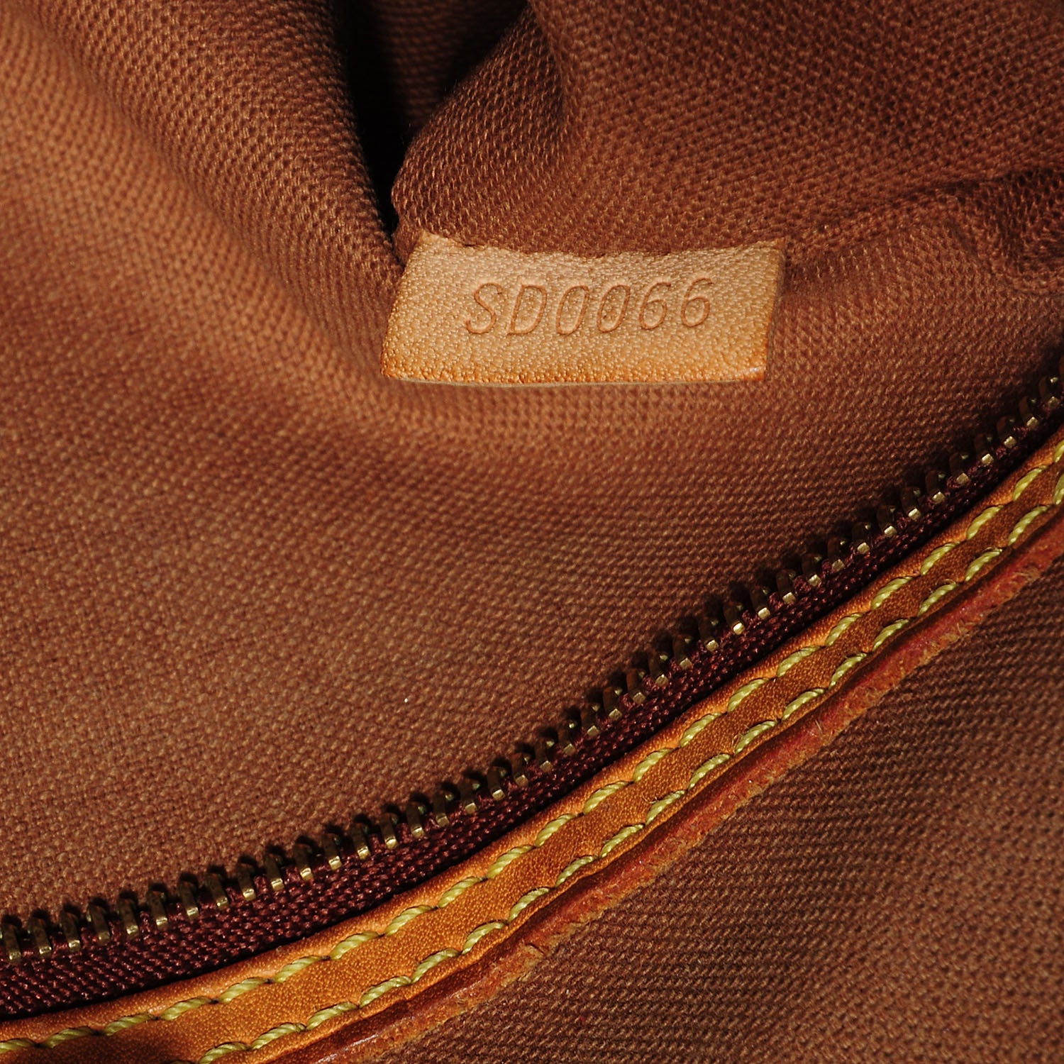 Louis Vuitton Monogram Batignolles Horizontal 7 of 8