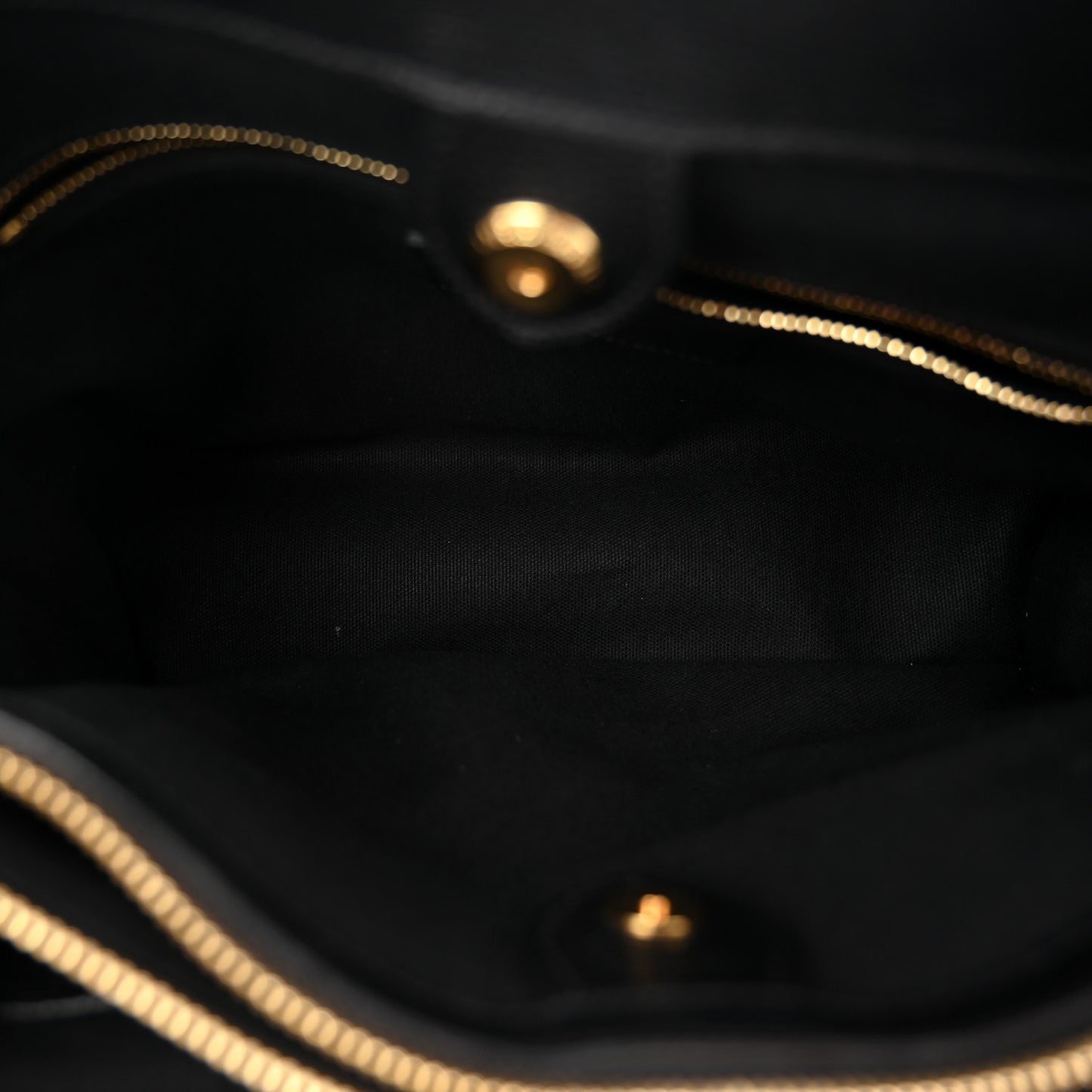 House Check Grainy Calfskin Medium Banner Tote Black