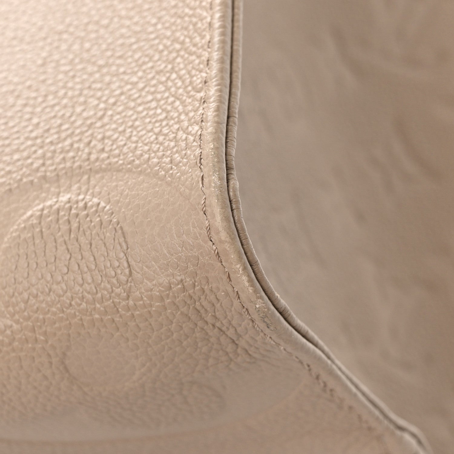 Louis Vuitton Empreinte Monogram Giant Onthego MM Tourterelle 12 of 12