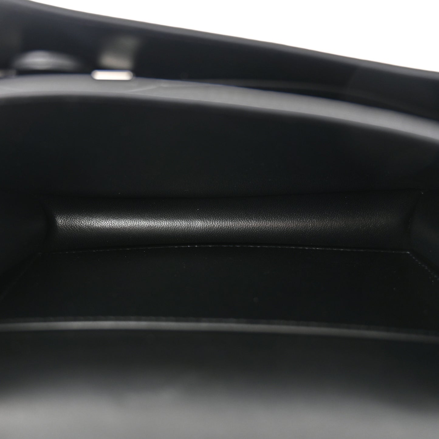 Epsom Constance 18 Black