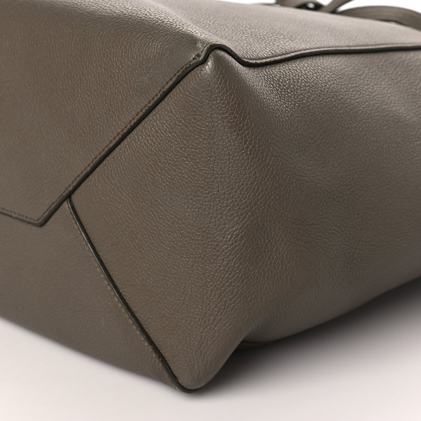 Soft Grained Calfskin Medium Belt Cabas Phantom Taupe