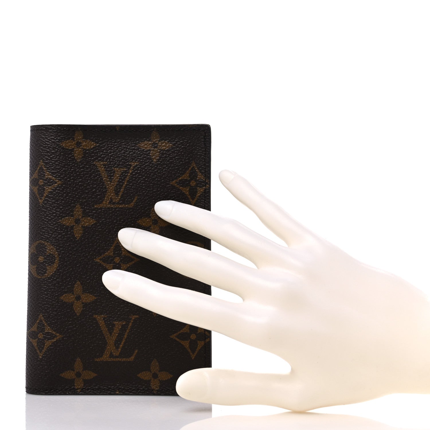 Louis Vuitton Monogram Passport Cover 2 of 7