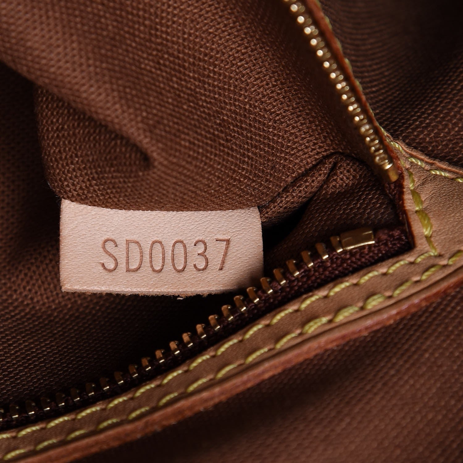 Louis Vuitton Monogram Batignolles Horizontal 7 of 11