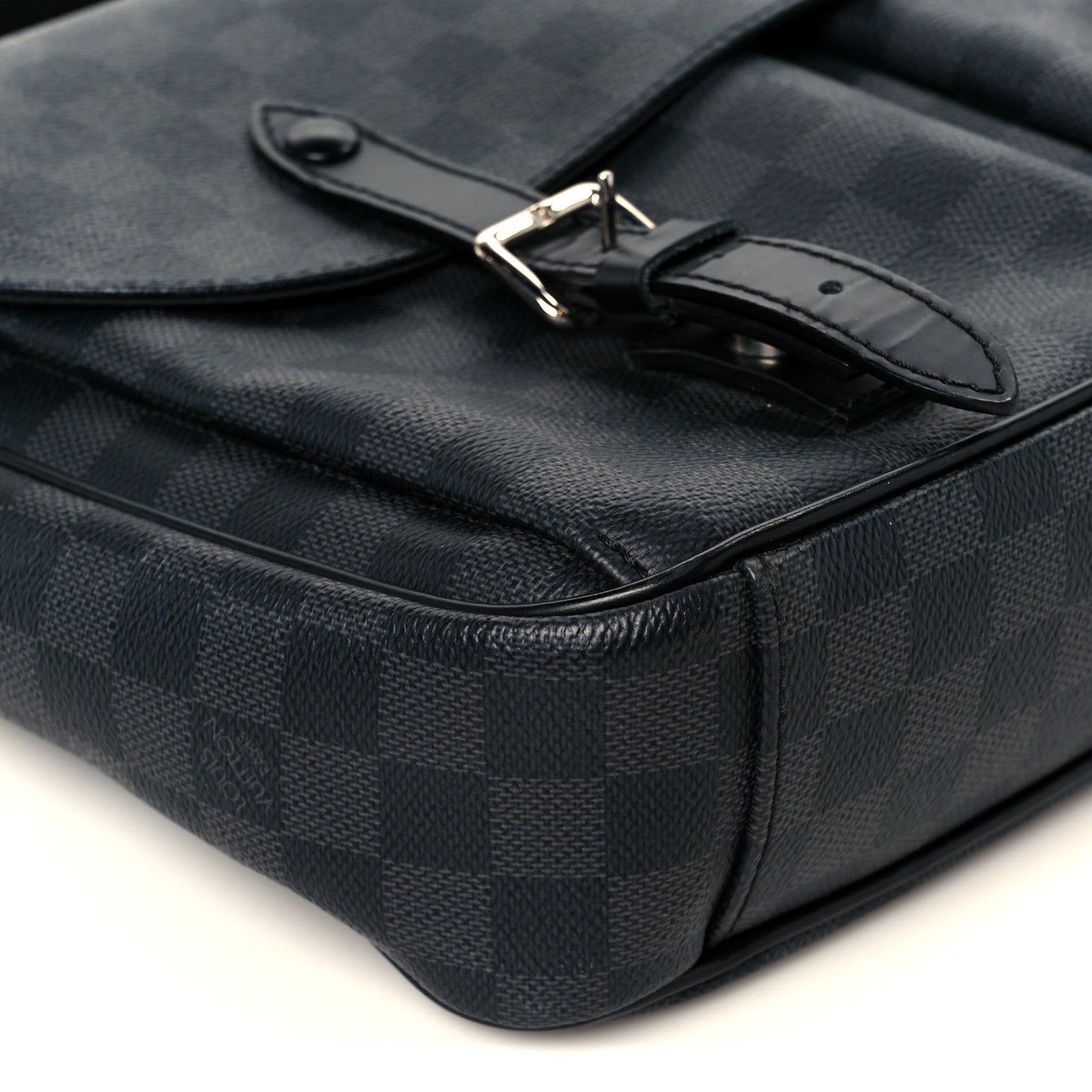 Louis Vuitton Damier Graphite Christopher Messenger Bag 9 of 10