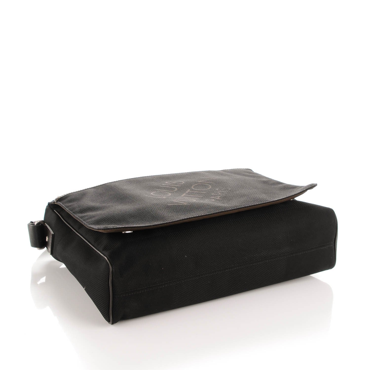 Louis Vuitton Damier Geant Messenger Bag Black 4 of 6