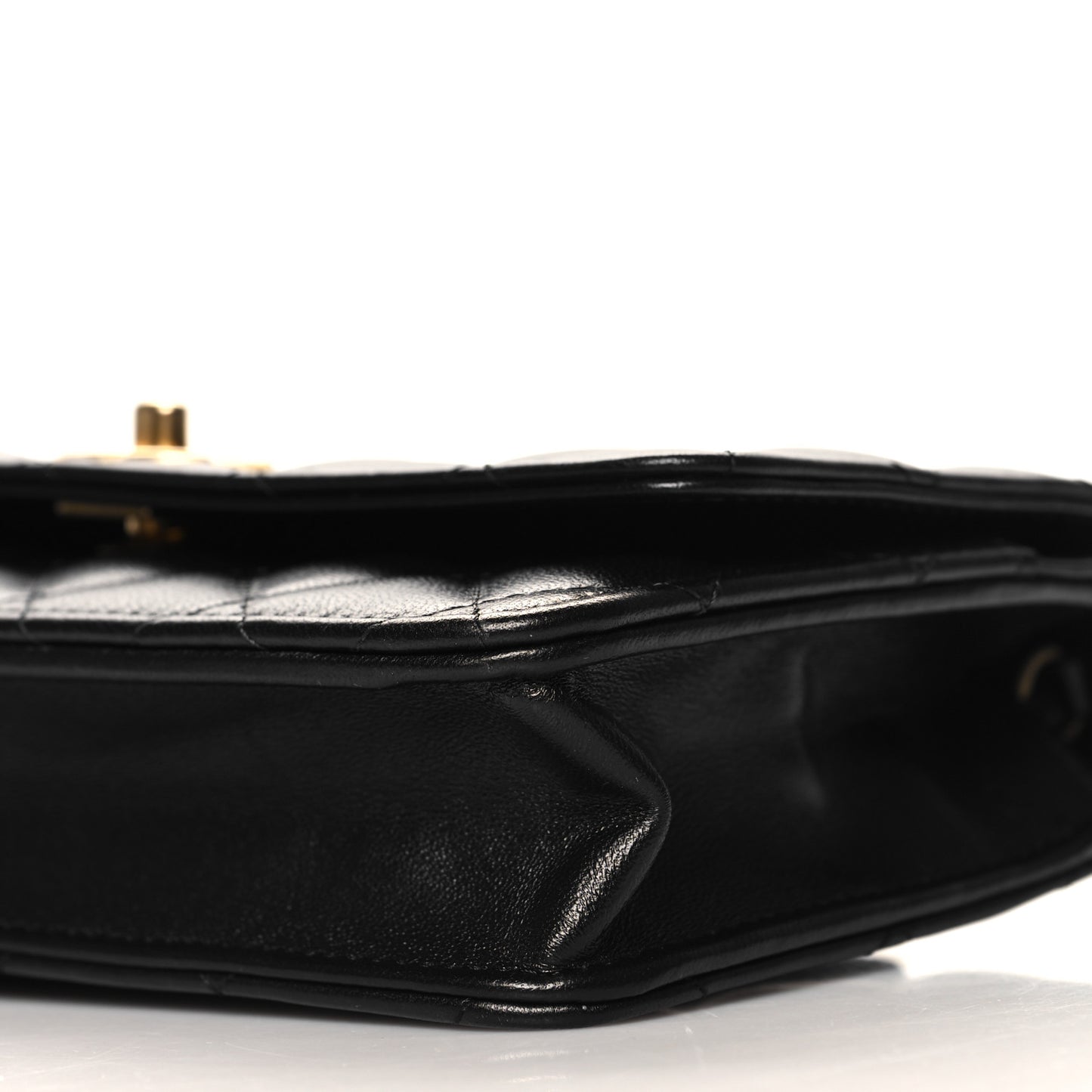 Lambskin Quilted CC Pearl Crush Wallet on Chain WOC Black