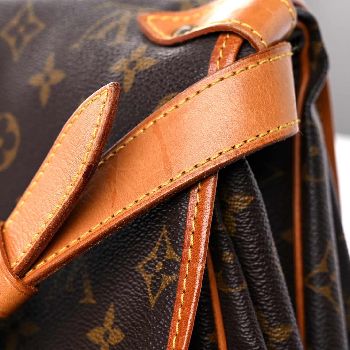 Monogram Saumur 35