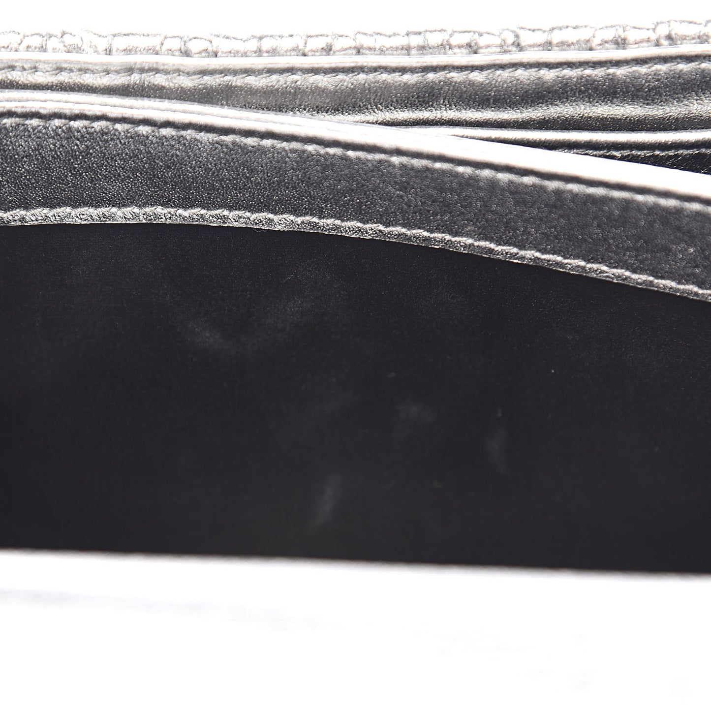 Metallic Lambskin Confidential Matelasse Chain Shoulder Bag Cromo