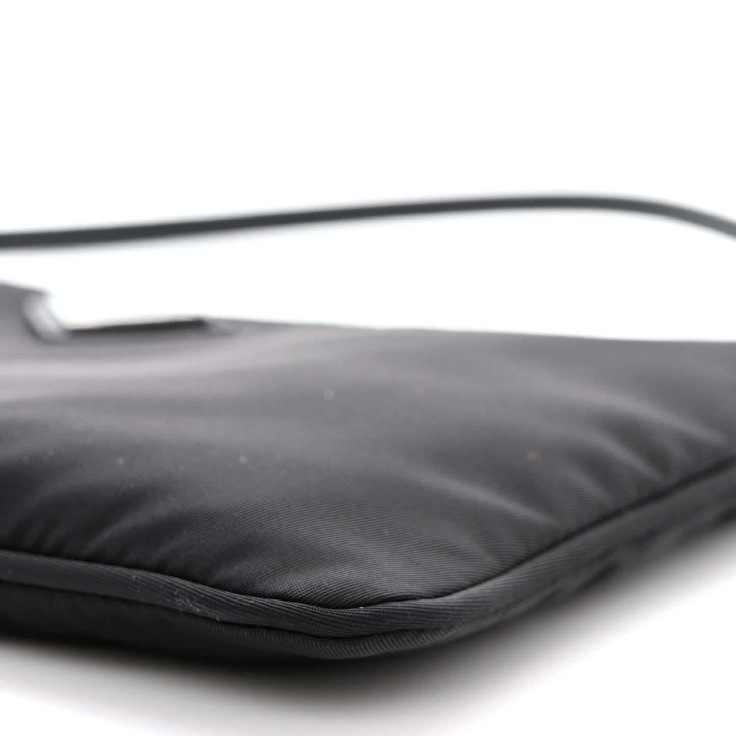 Re-Nylon Vela Pouch Black
