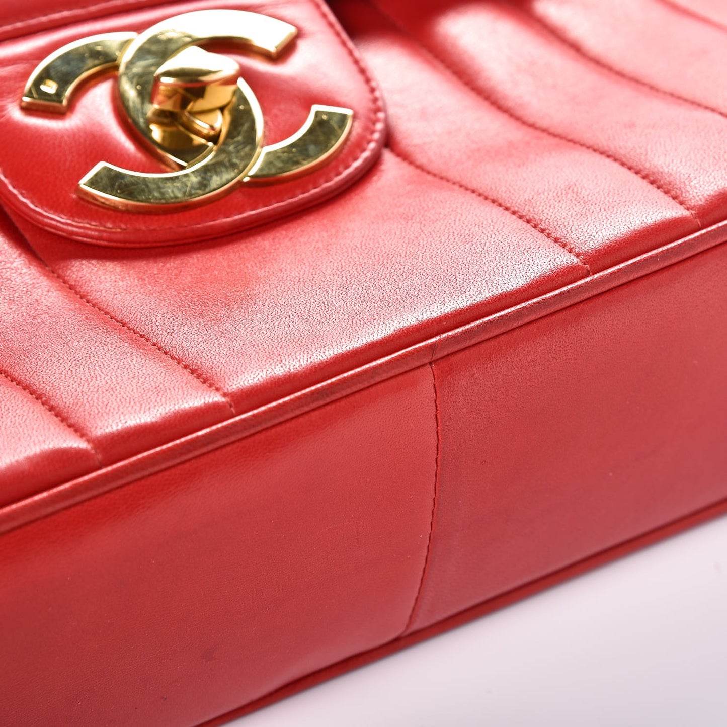 Lambskin Vertical Quilt Jumbo Single Flap Red