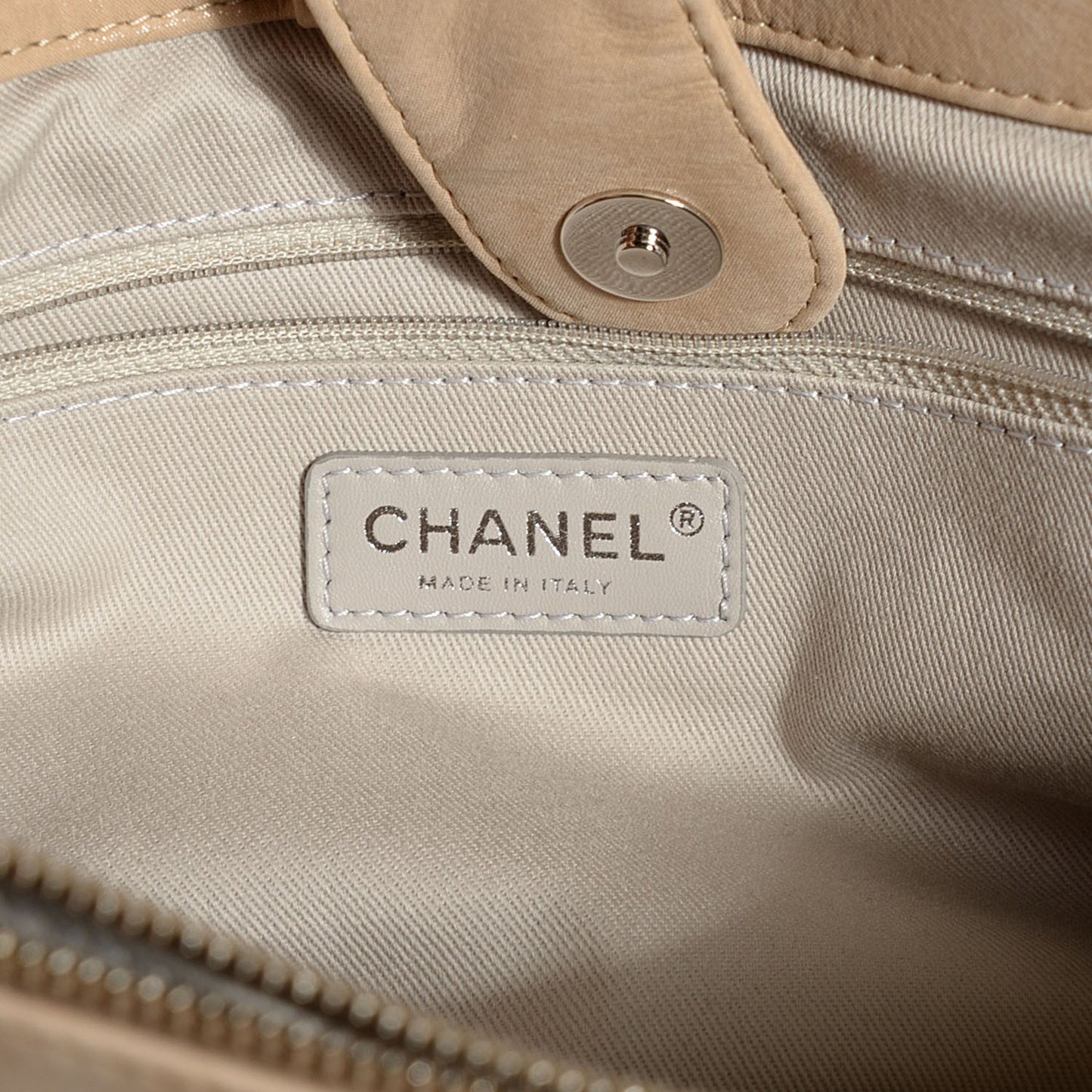 Iridescent Calfskin Quilted Large Sea Hit Tote Beige Clair