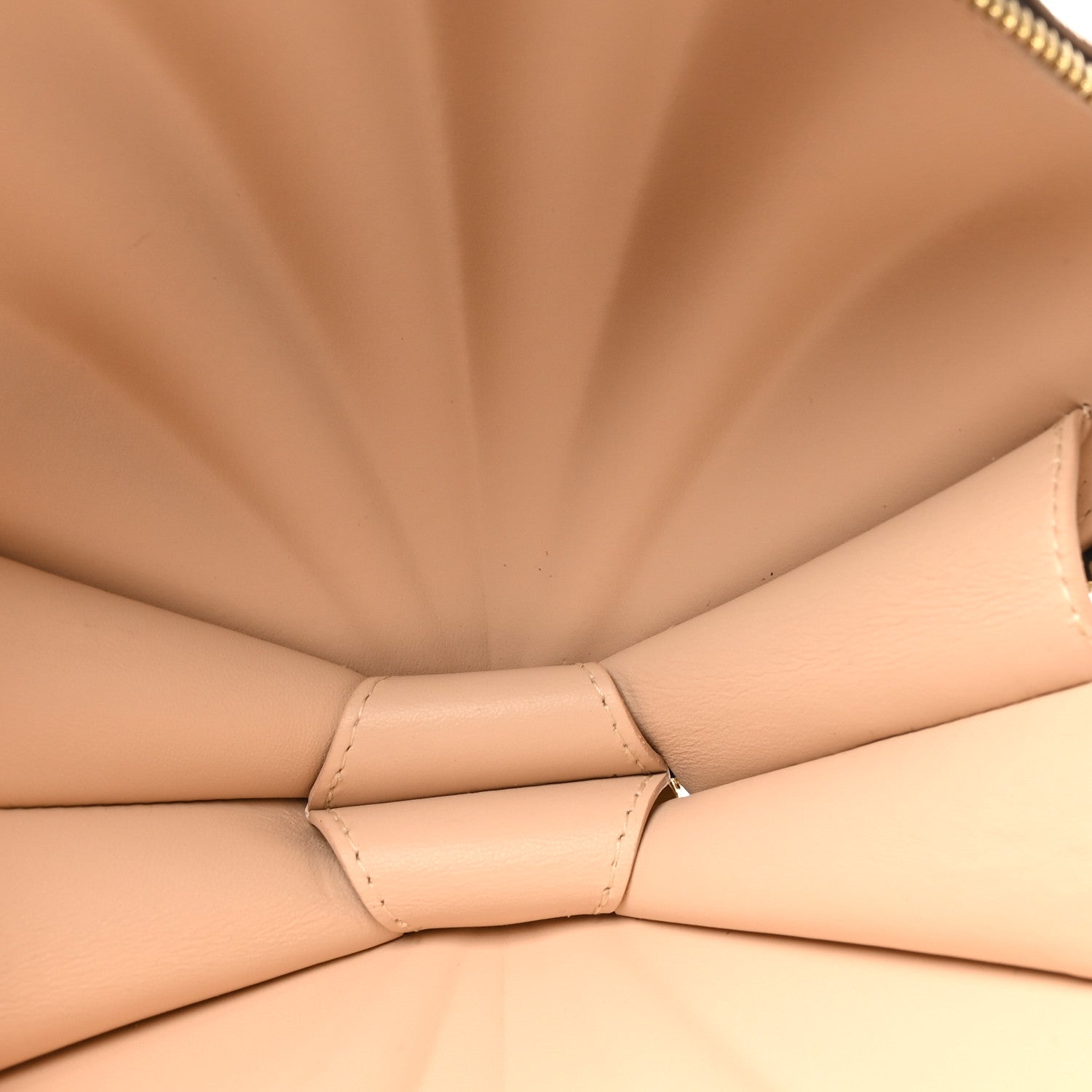Louis Vuitton Reverse Monogram Venus NM 4 of 7