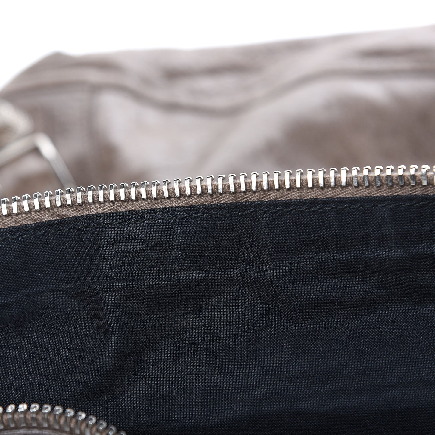 Agneau Giant 21 Silver Hardware Day Hobo Noix
