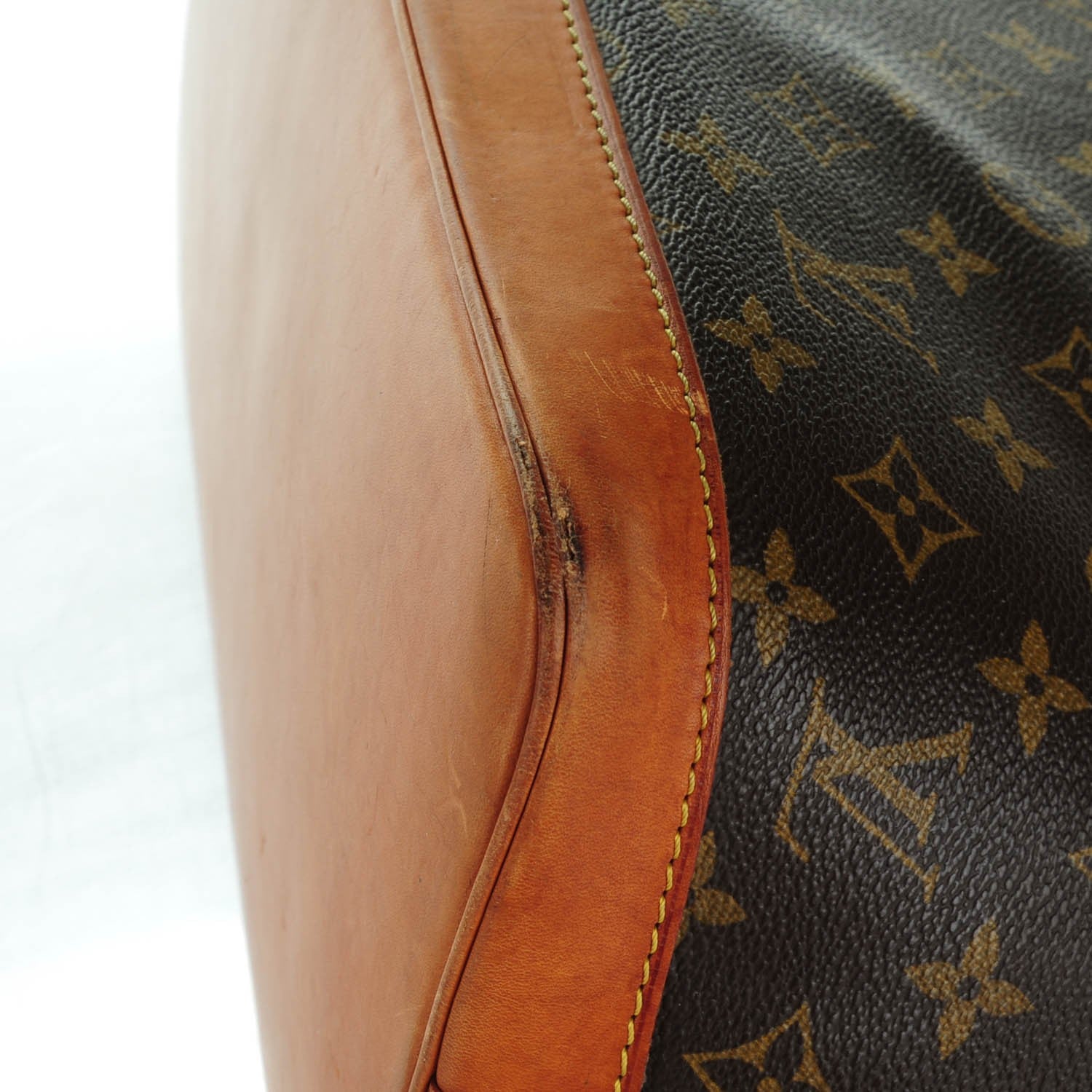 Louis Vuitton Monogram Alma PM 9 of 13