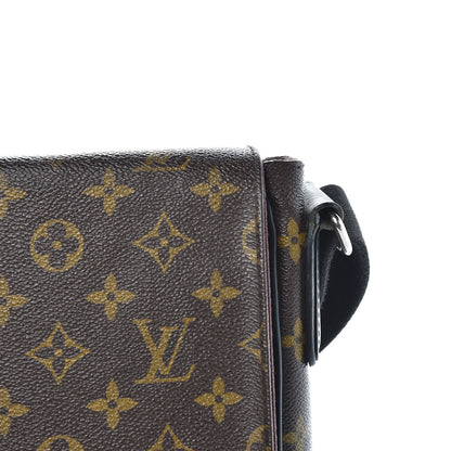 Louis Vuitton Monogram Macassar District PM 15 of 15