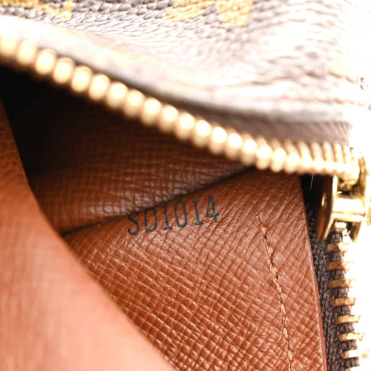 Monogram Papillon 26