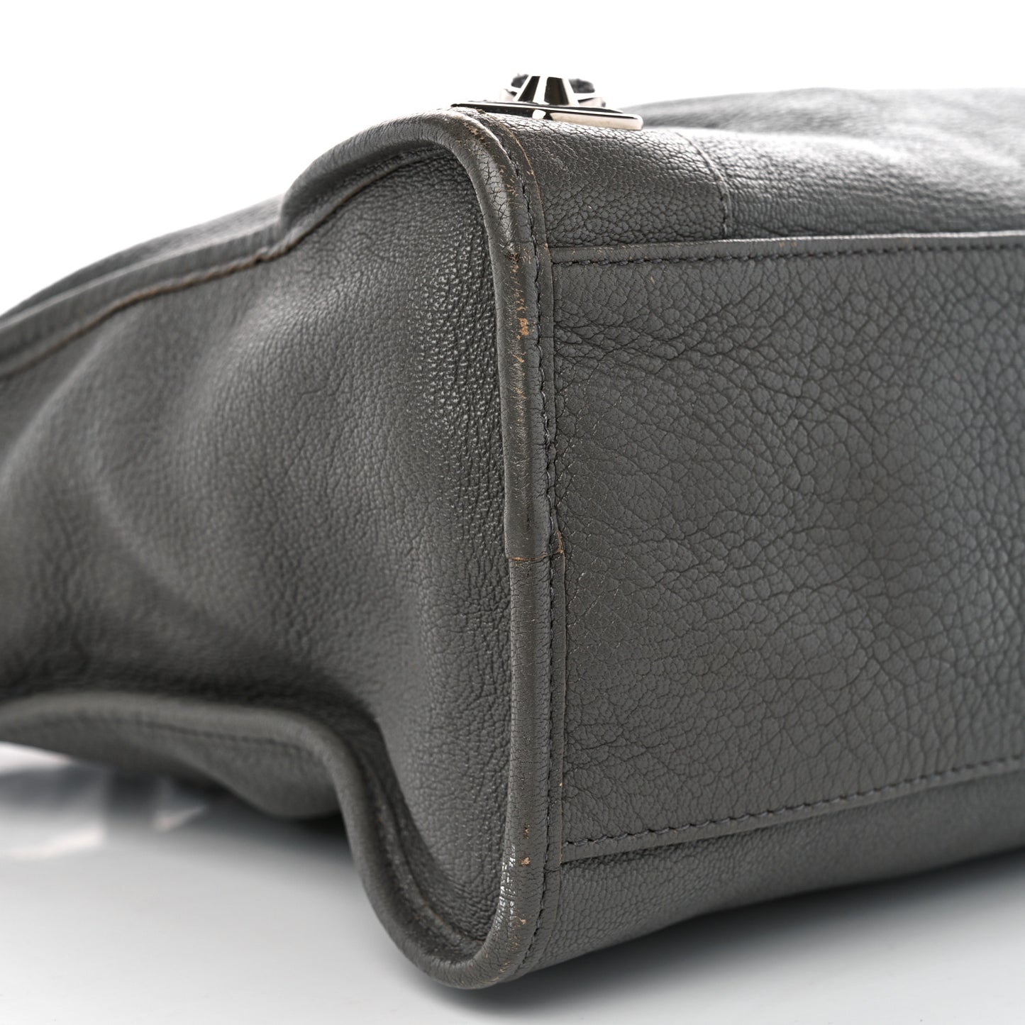 Chevre Silver Metallic Edge Hardware City Gris Acier