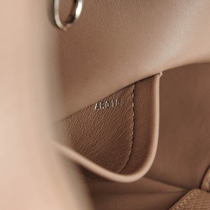 Louis Vuitton Taurillon Capucines MM Magnolia 7 of 7