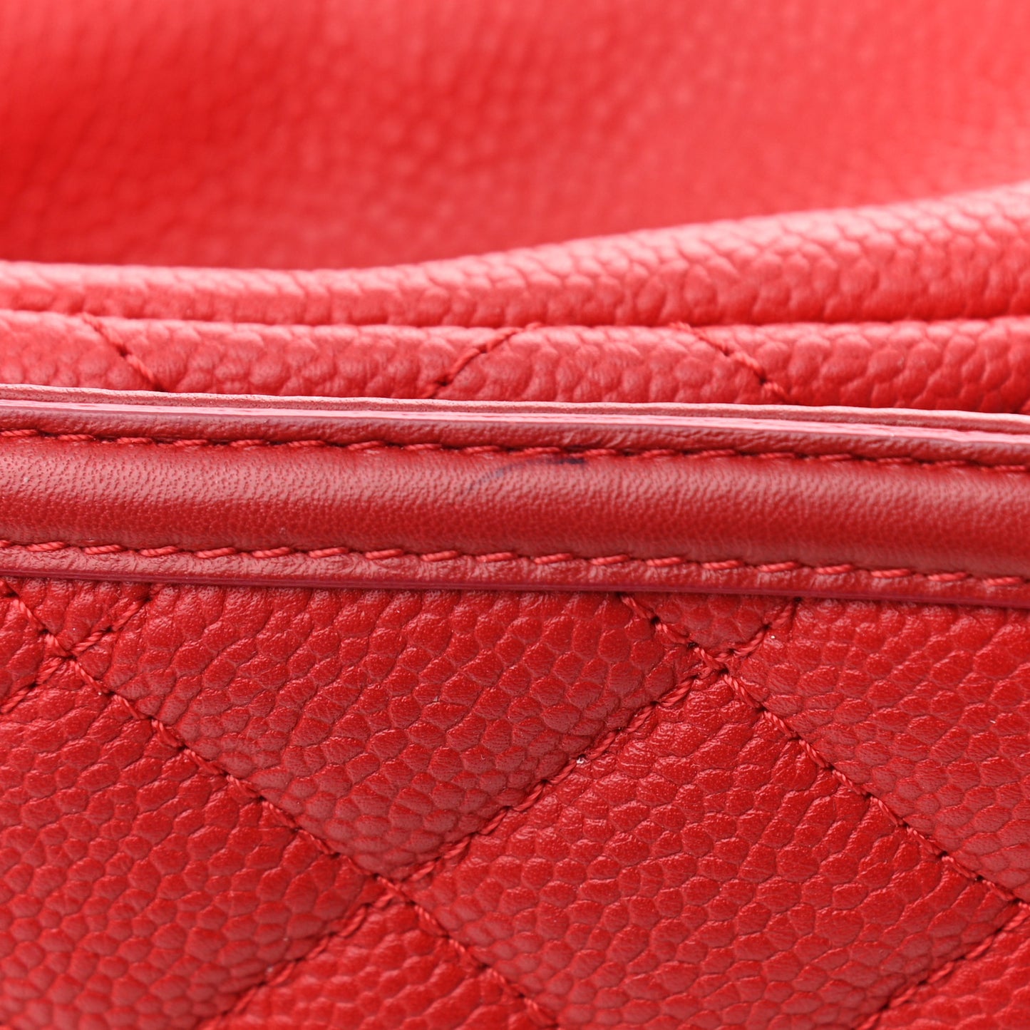 Caviar Quilted Medium CC Filigree Flap Red
