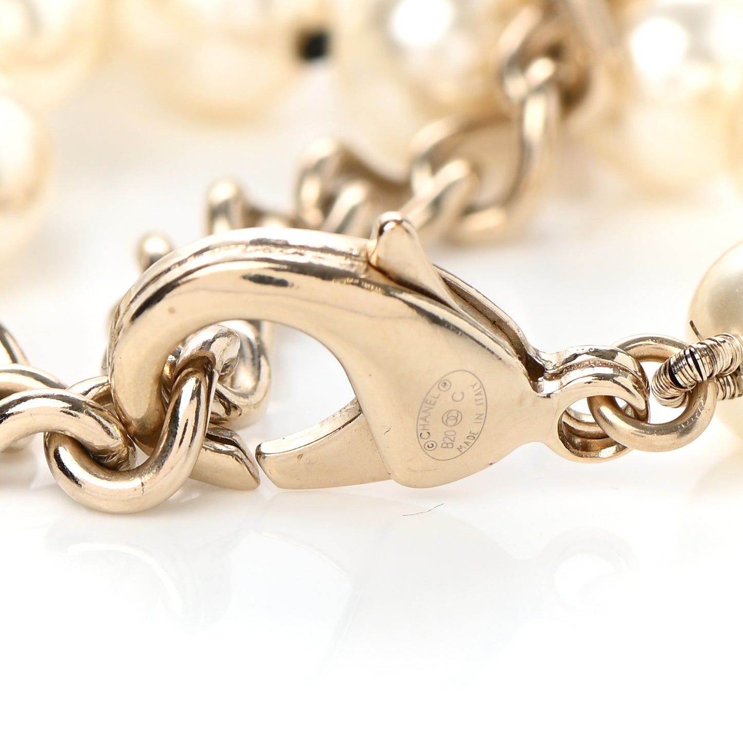Pearl Lambskin CC Vintage Allure Necklace Gold