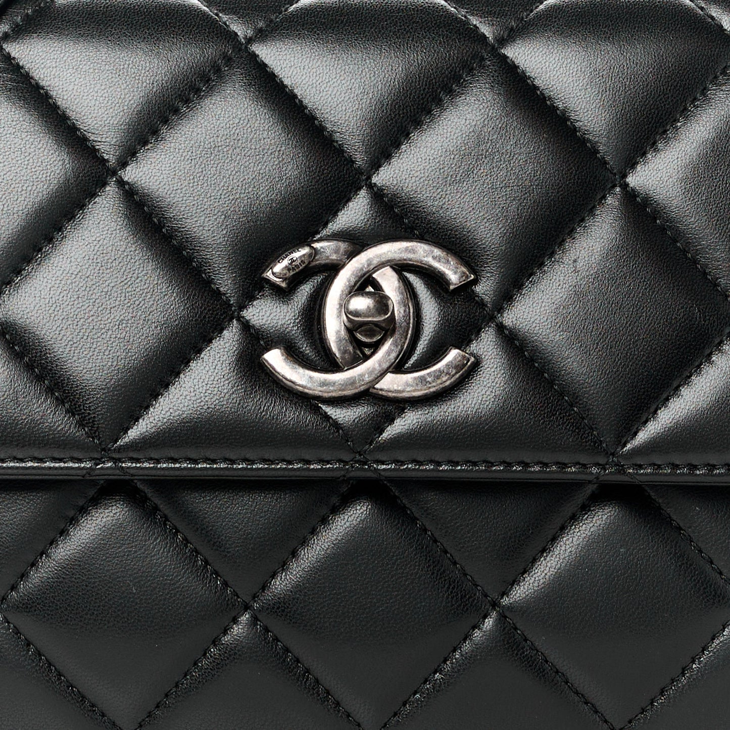 Lambskin Quilted Medium Trendy CC Flap Black