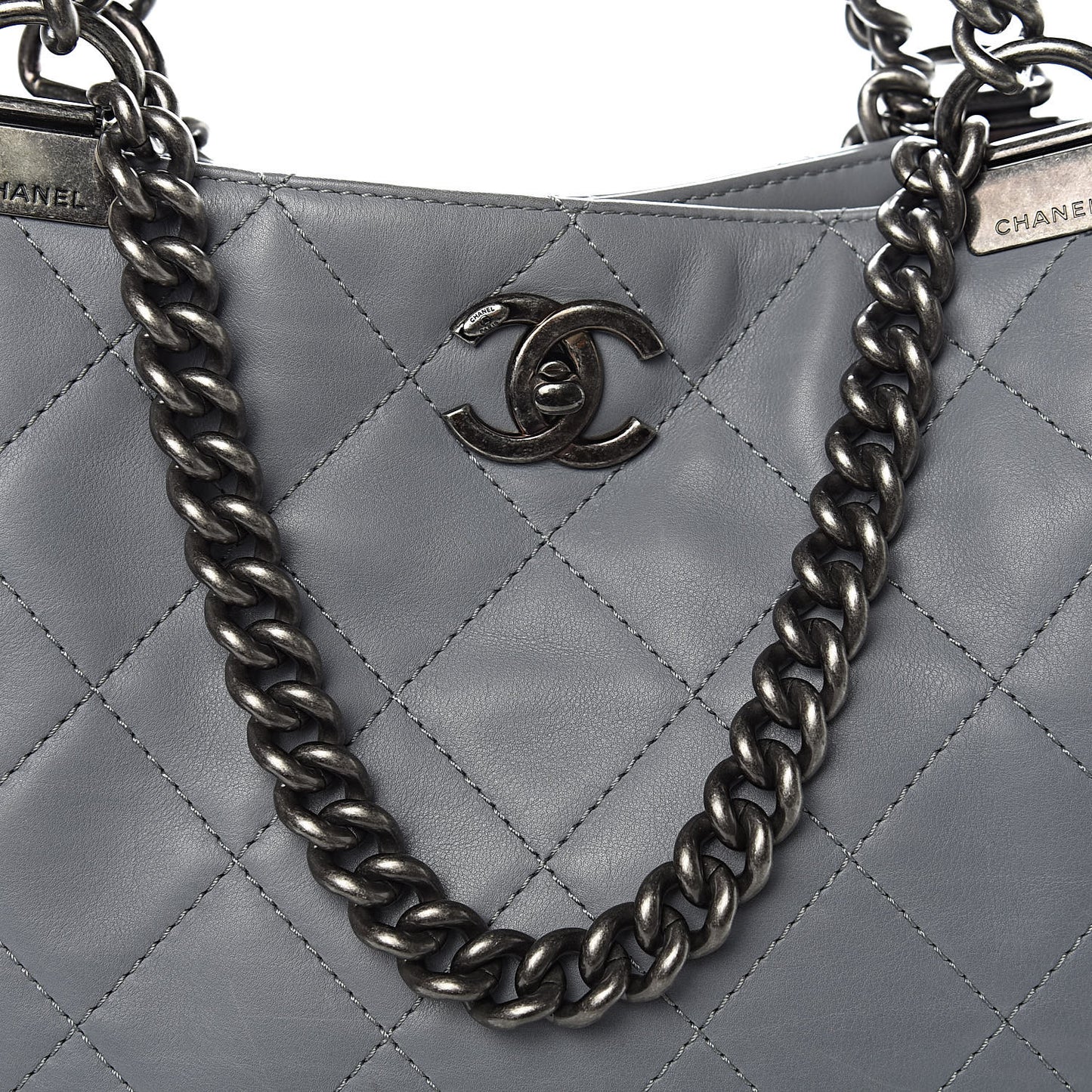 Calfskin Quilted Large Shopping In Chains Tote Light Grey