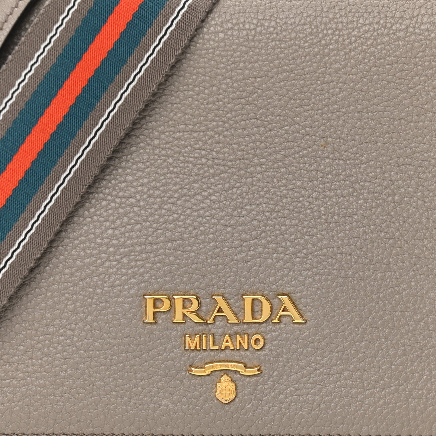 Vitello Daino Flap Crossbody Argilla
