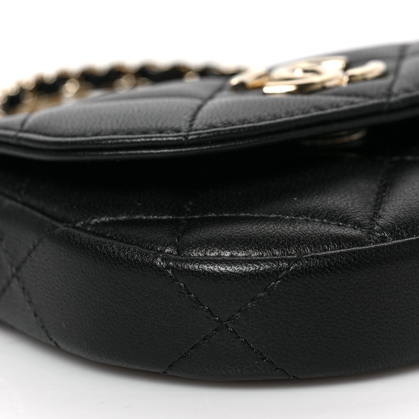 Lambskin Quilted Pearl Top Handle Clutch With Chain Black
