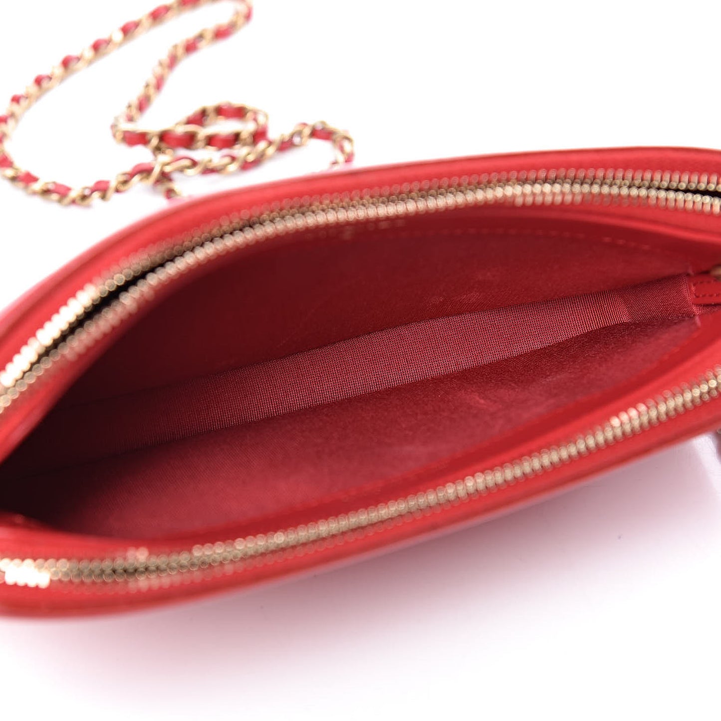 Caviar Quilted CC Filigree Clutch With Chain Red