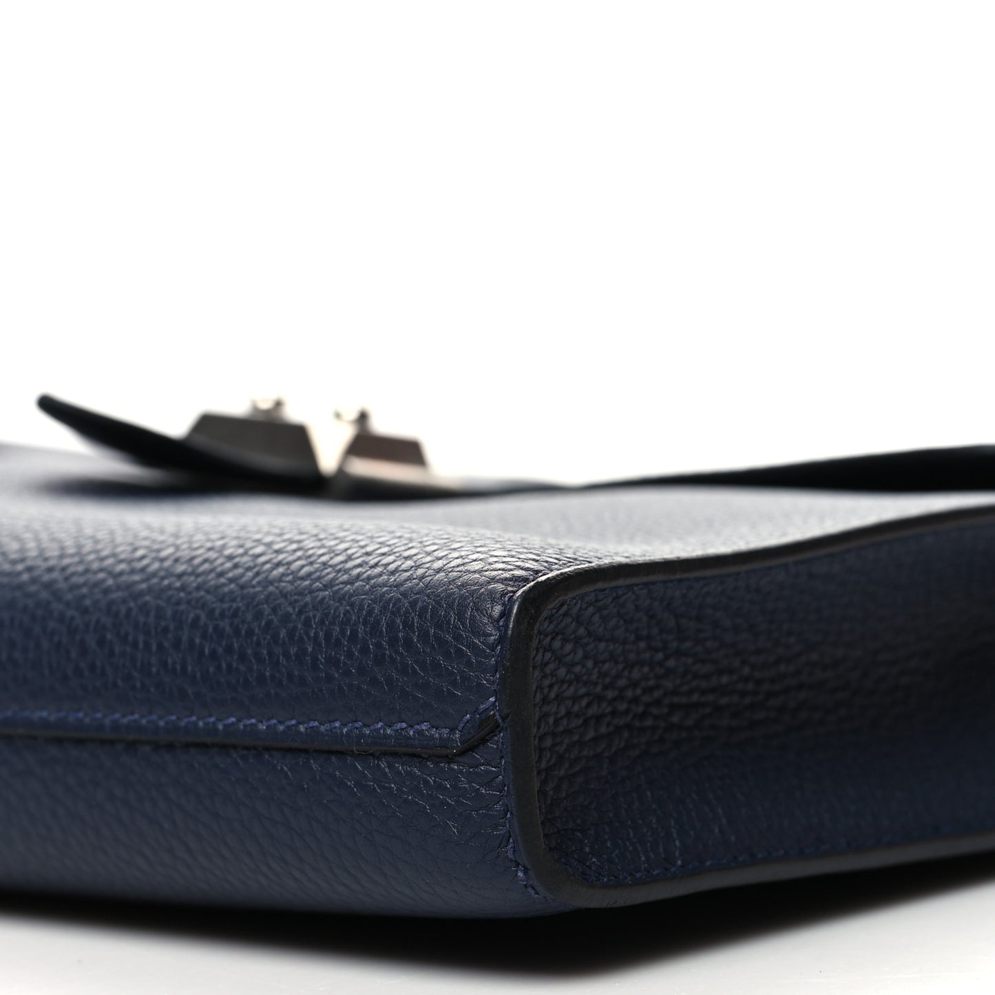 Togo Sac A Depeches 29 Messenger Bag Bleu Nuit