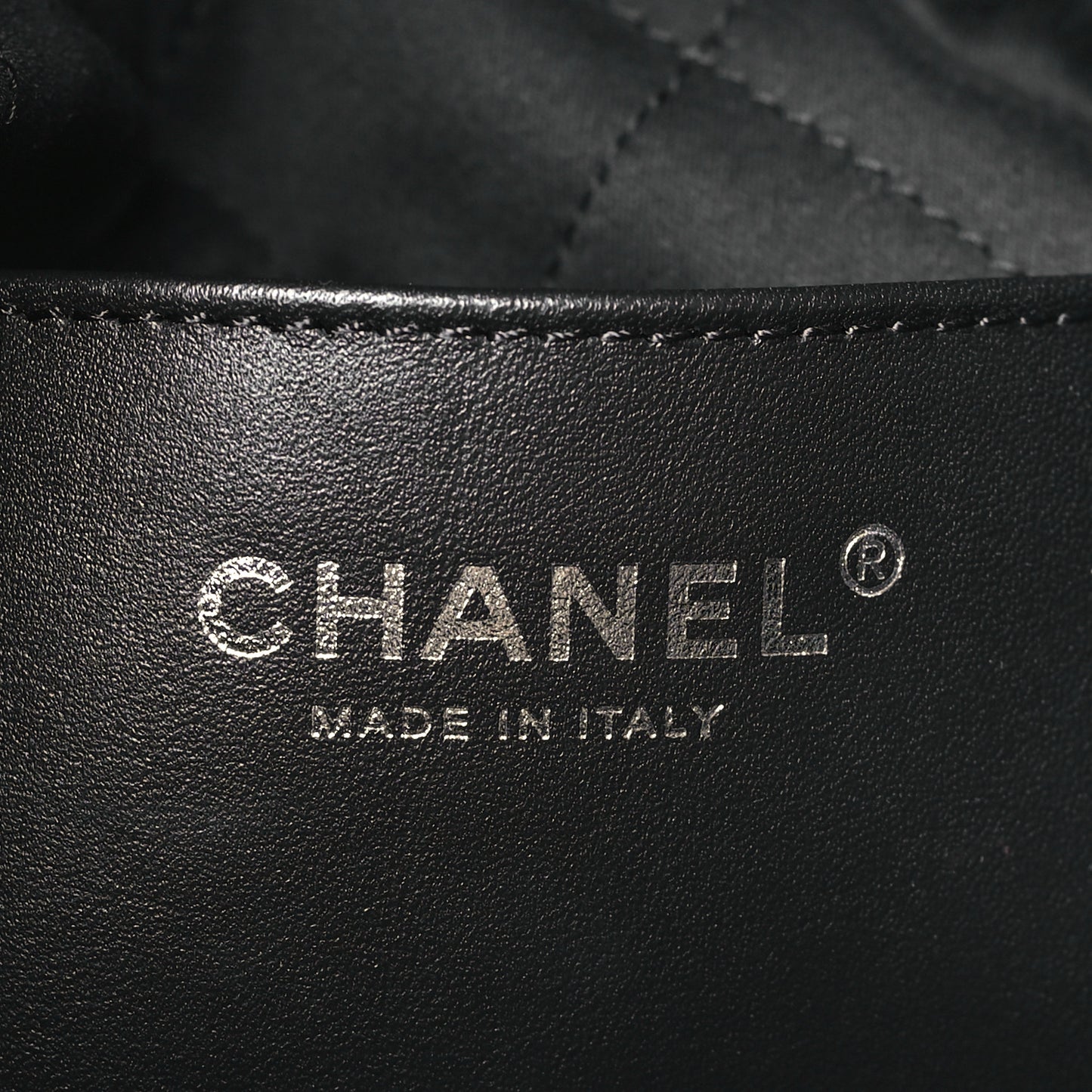 Shiny Calfskin Quilted Mini Chanel 22 So Black