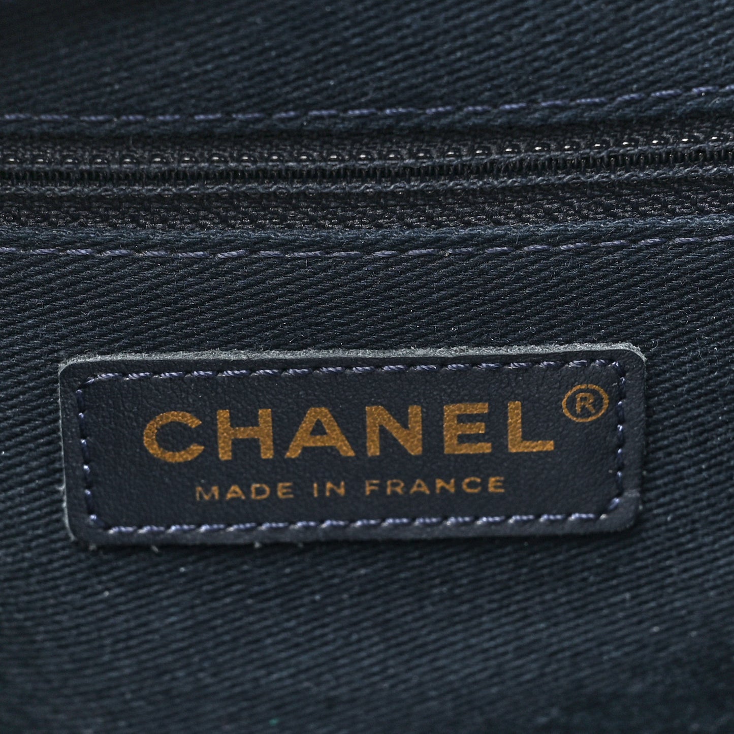 Caviar Quilted Large Business Affinity Flap Navy