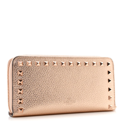Valentino Garavani Metallic Pebbled Calfskin Rockstud Zip Around Wallet Rame 3 of 8